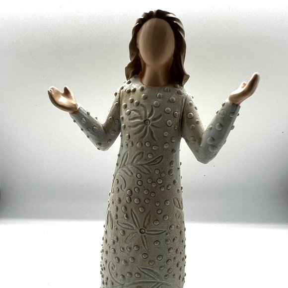 Blessings Figurine Beautiful Detailed Design New - Picture 1 of 5